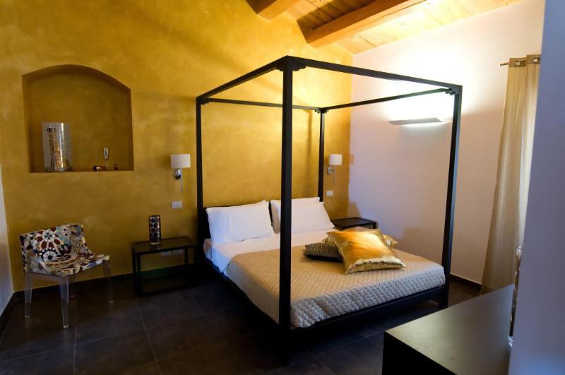 Torre Dantona Country Suites Поццалло Экстерьер фото